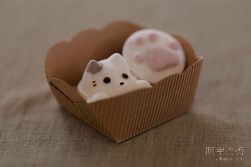 alibaixiu.com-adaymag-cute-marshmallow-cats-float-04